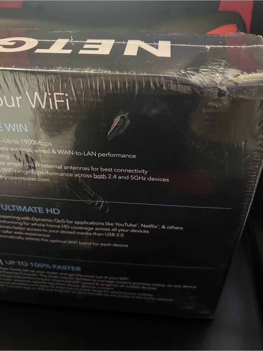 NETGEAR Nighthawk AC1900 Smart WiFi Router (Model R7000) - Picture 8 of 9